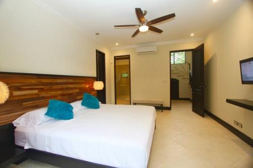 Fabulous 3 Bedroom Villa  En Suite At The Beach!