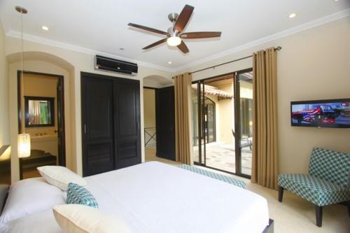 Fabulous 3 Bedroom Villa  En Suite At The Beach!