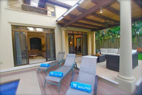 Fabulous 3 Bedroom Villa  En Suite At The Beach!